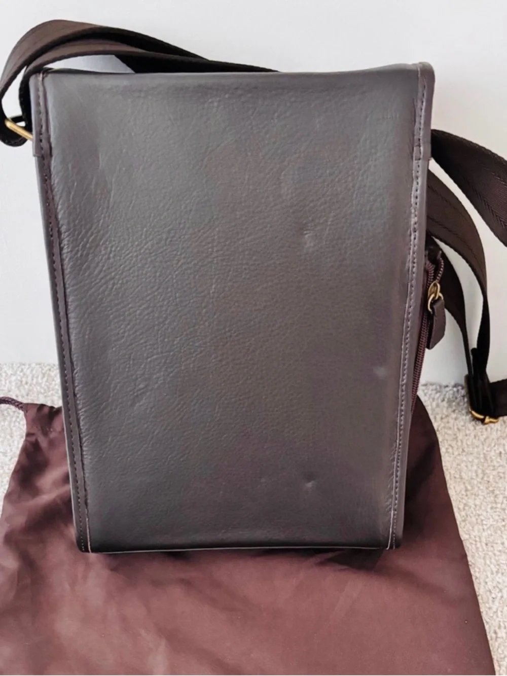 Vtg Rocky Mountaineer Leather Messenger/ Hiking Bag With Dust Bag Brown EUC
